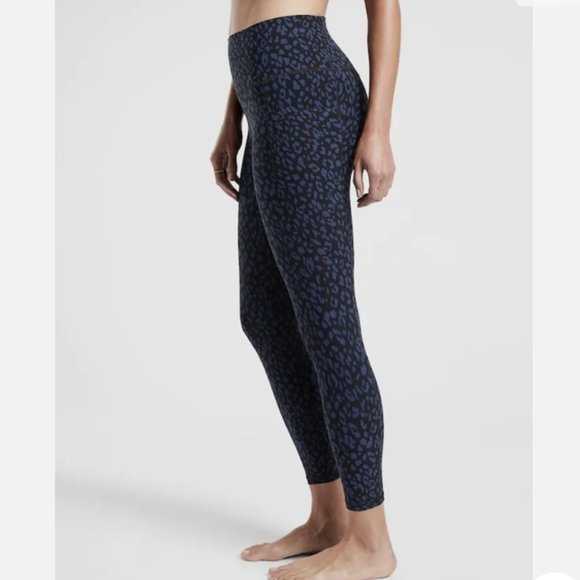 Athleta Salutation Stash Pocket II Leopard Print 7/8 Leggings Performance-XS - Picture 11 of 15